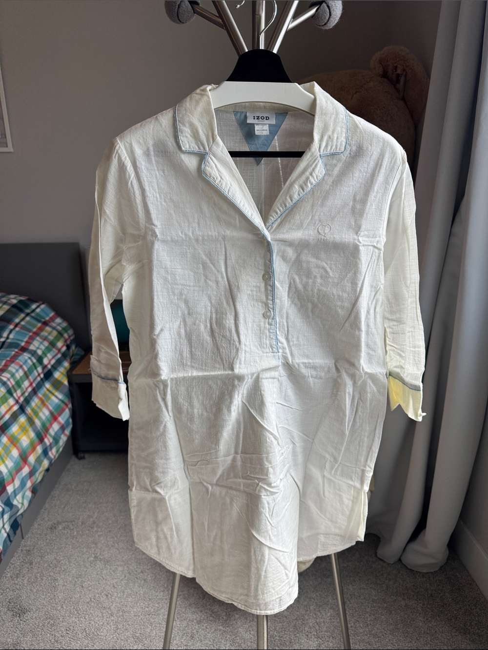 Izod White Cotton Button-Front Shirt with Light Blue Trim